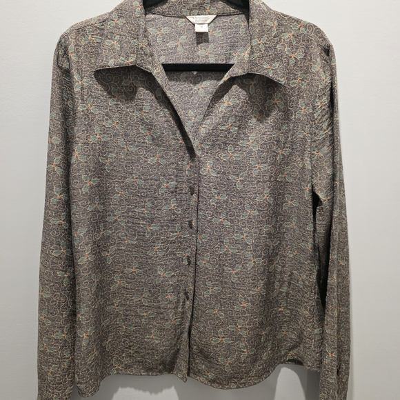 Christopher & Banks Tops - Christopher‎ & Banks Women's Patterned Long Sleeve Shirt - Missletoes/Christmas